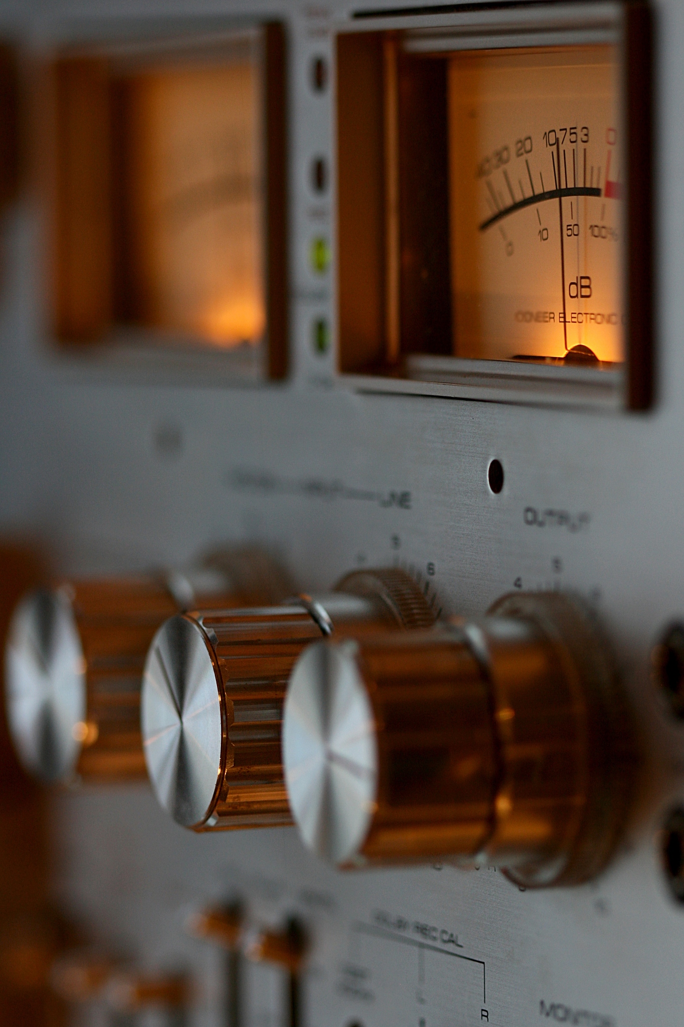 请帮我设计一个ctf培训的课程表培训时间分为上午和下午一共六天时间需要课程描述