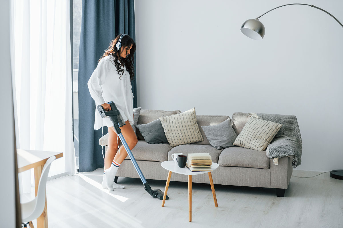 NORMCORE vs CLEANFIT: 时尚潮流的起源与演变