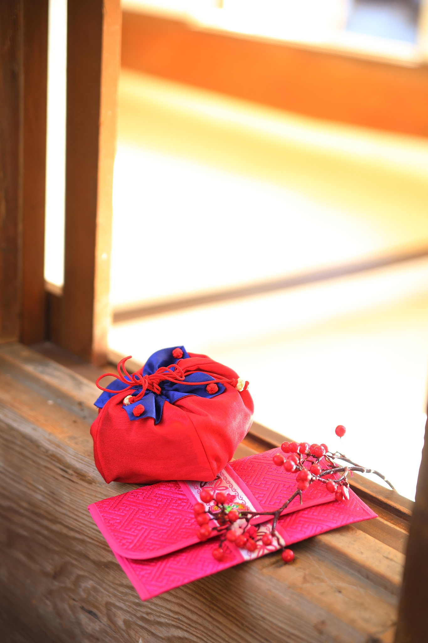 嫁奁绳凉屋脊：古代婚礼中的象征与考验