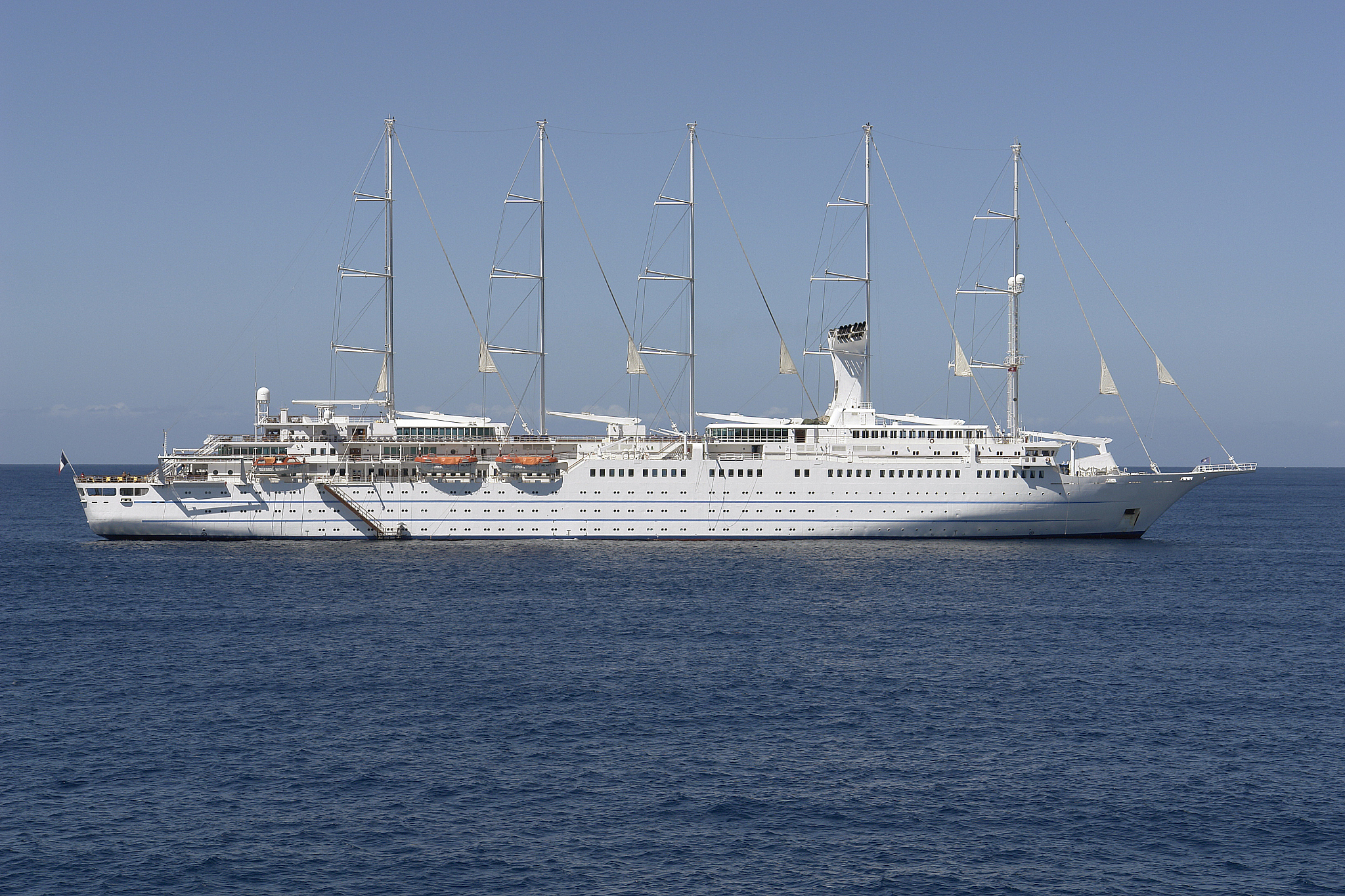 traveling ship