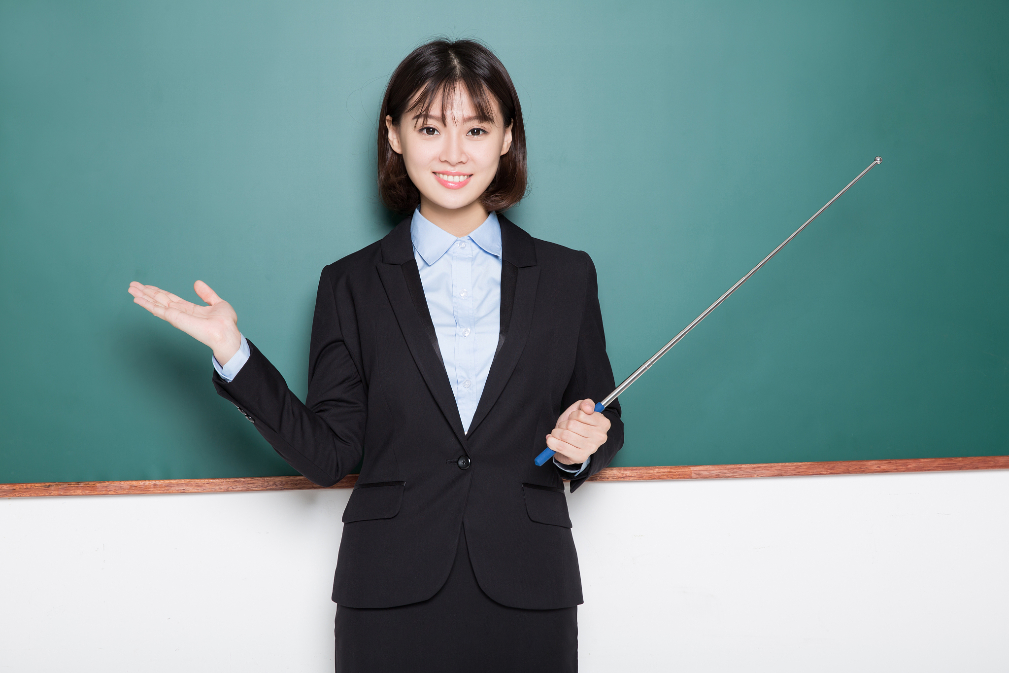 中小学教师职业道德规范解读：标准、行为规范与责任