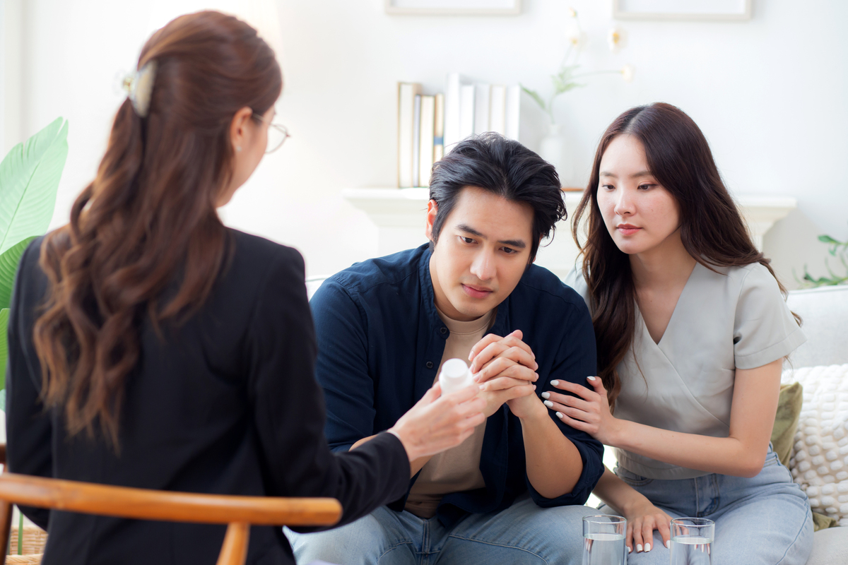 办公室甜蜜瞬间：爱意满满的办公爱情故事