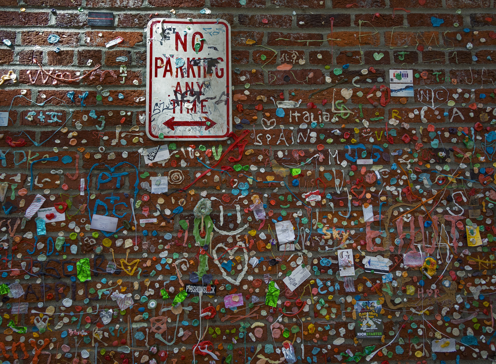 写一份关于新型可食用口香糖的未来计划包括6月计划1年计划2年计划