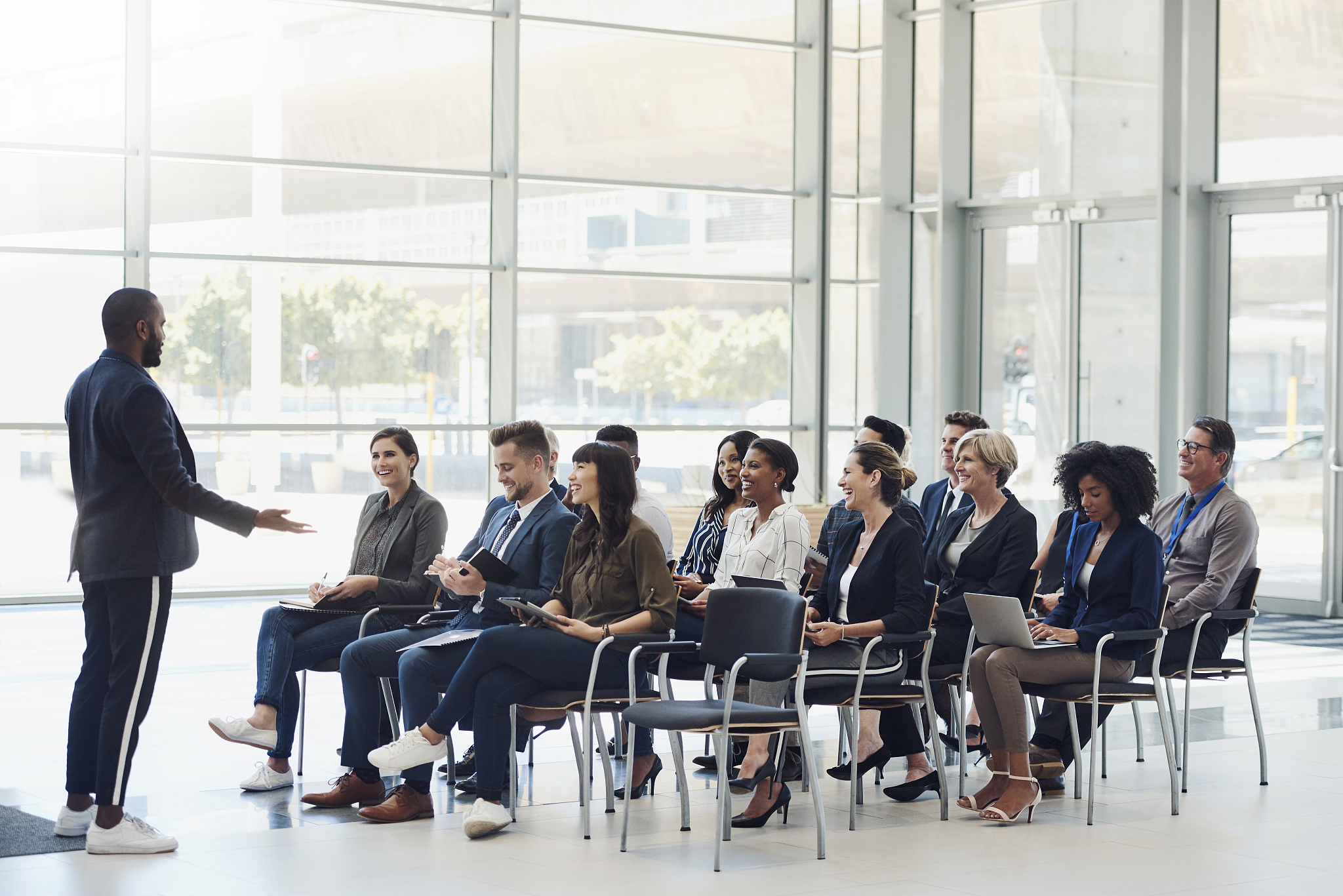 西安商贸旅游成人中等专业学校2022年招生对象 - 提升商贸旅游技能，成就职业梦想