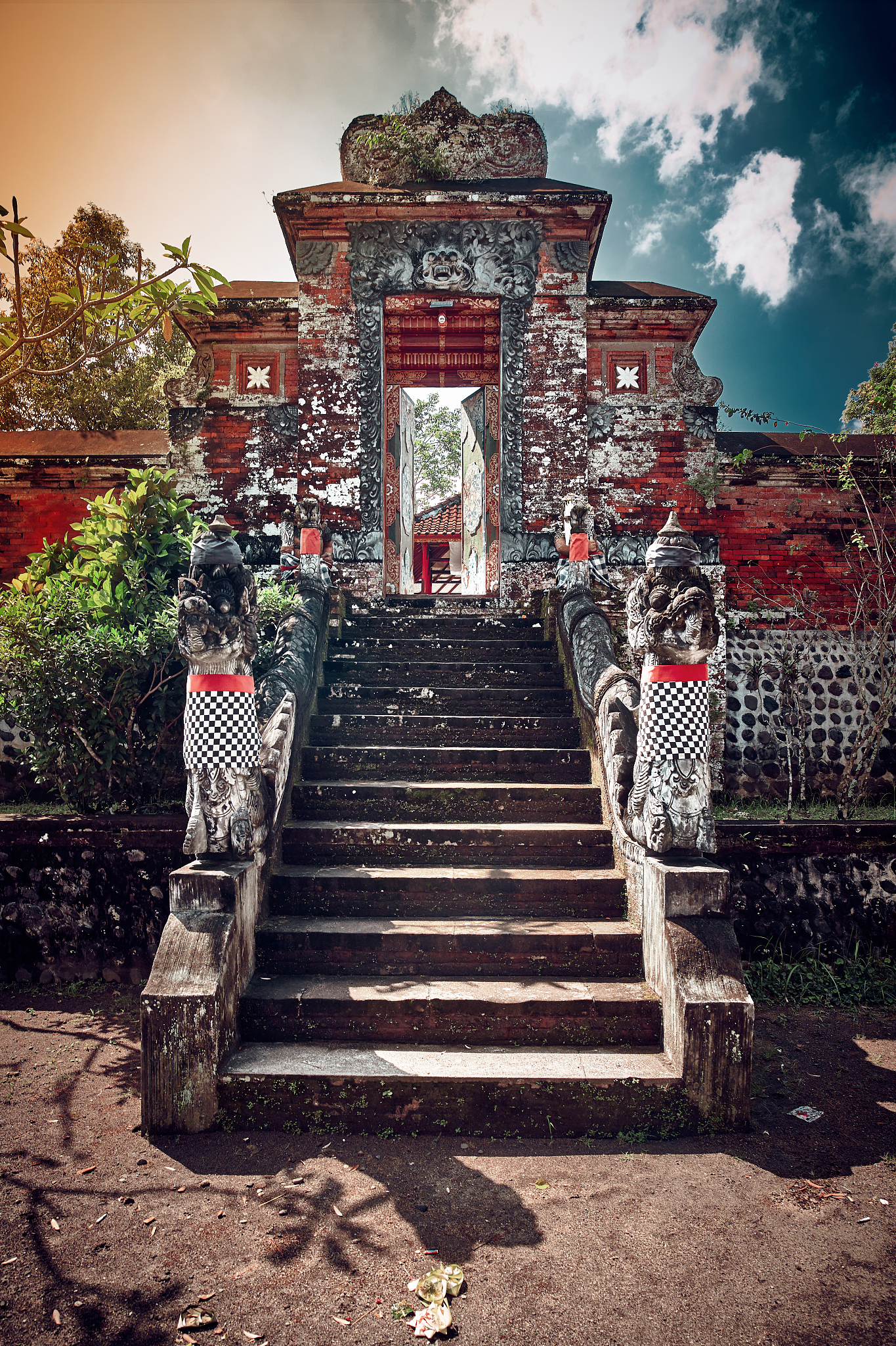 云南南方青年进修学院旅游服务与管理专业招生 | 成就你的旅游梦想