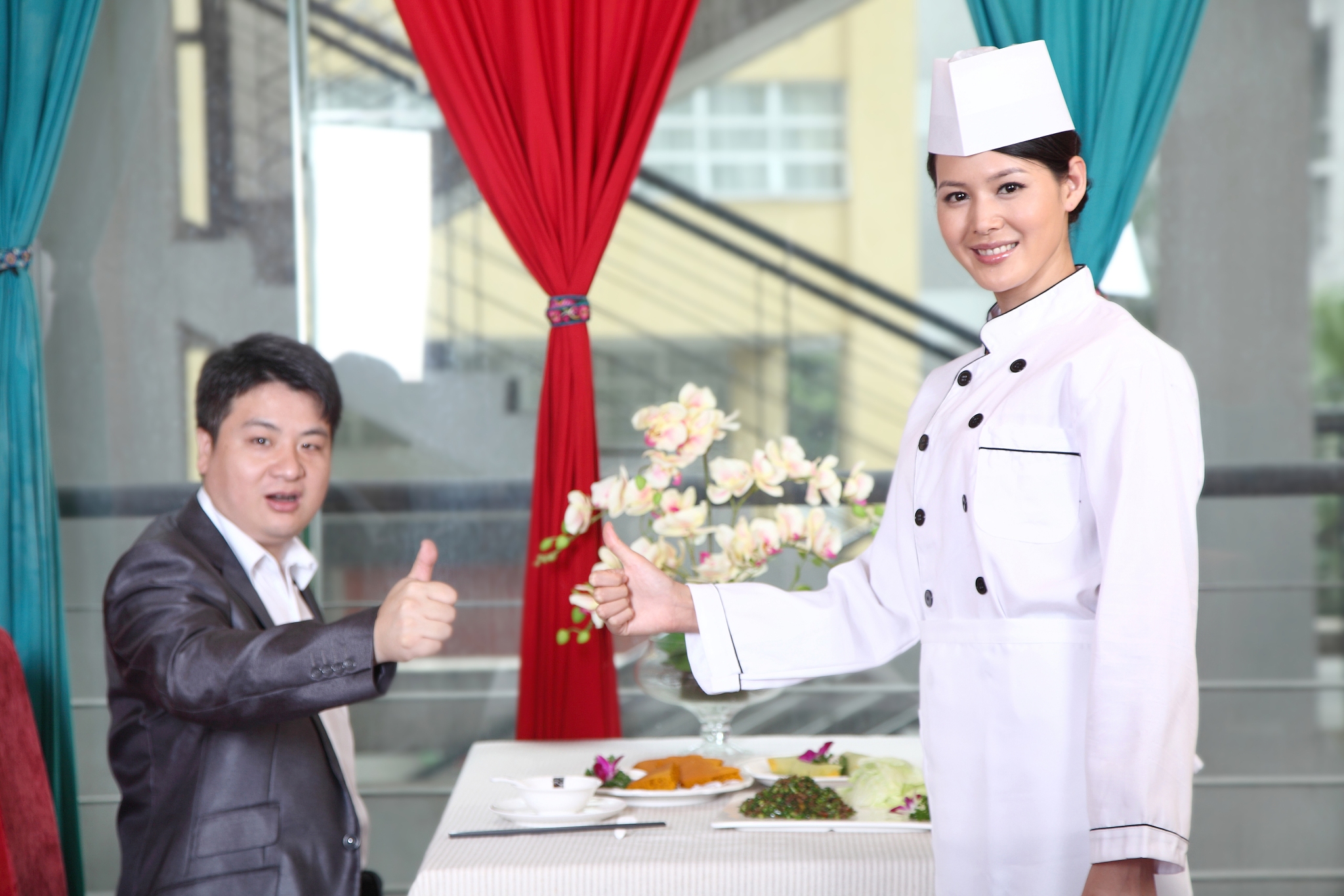 四川女生学厨师专业怎样用发散