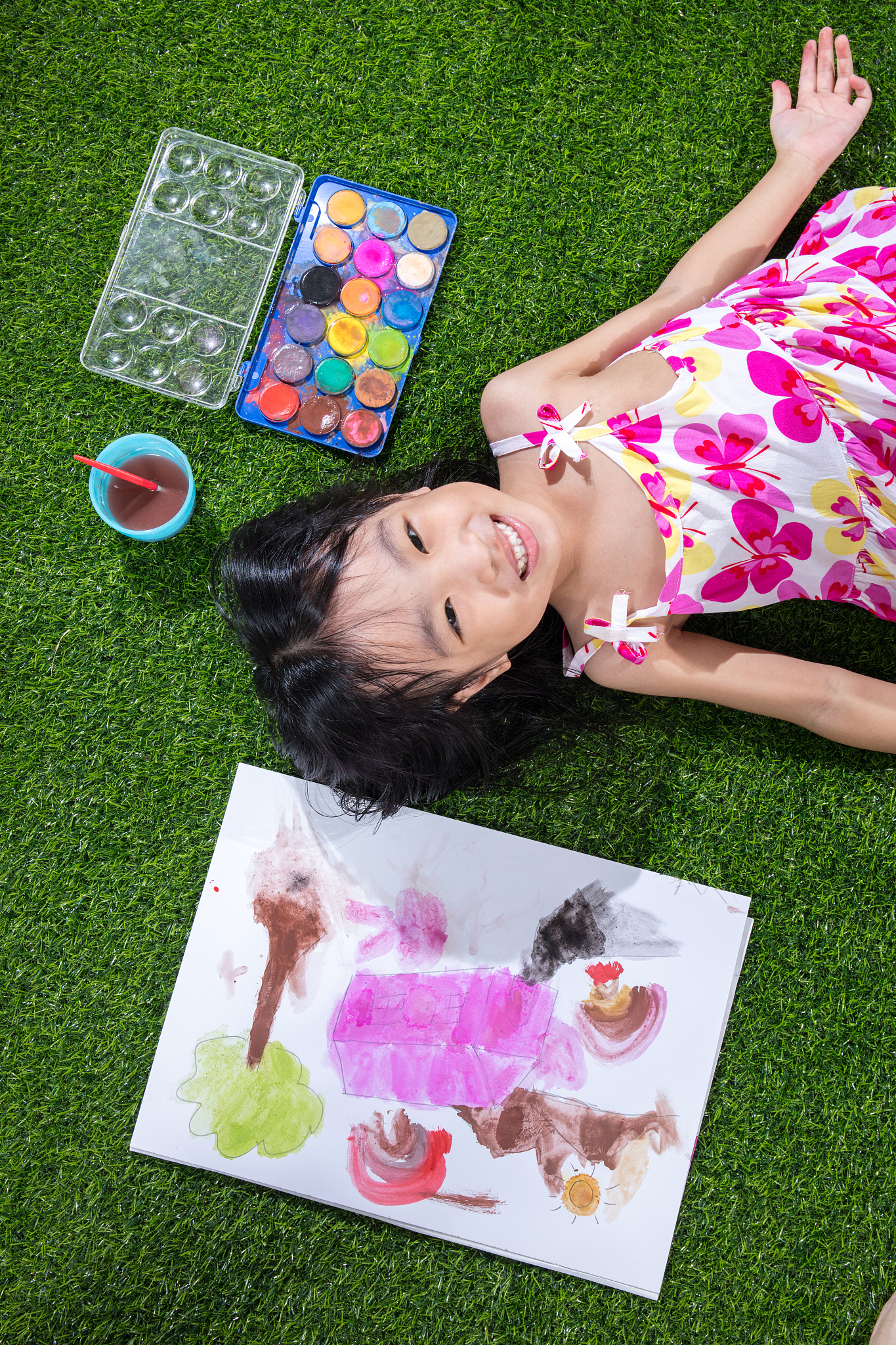 asian chinese little girl drawing and painting