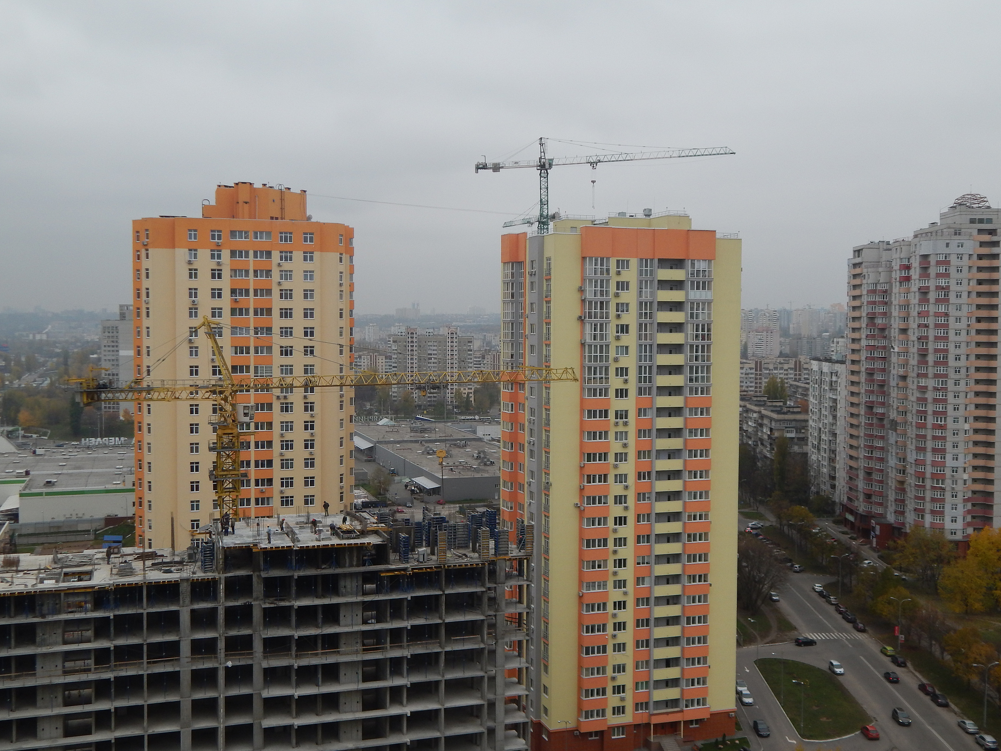 请优化以下文案稍微白话文一些：亲爱的朋友们我是您的房产销售非常高兴地宣布我们将于27日在晋城沁水举办一场震撼的一口价房源活动！这意味着您将有机会以无与伦比的价格购买您梦寐以求的房子！更重要的是我们还为您准备了一系列的豪礼只要您订购我们的房源就可以获得这些惊喜礼物！无论您是新婚夫妇还是想要寻找一个舒适的家庭我们都有适合您的房源！现在就来参加我们的一口价房源活动并订购您的房子您将不仅获得完美的住所还将