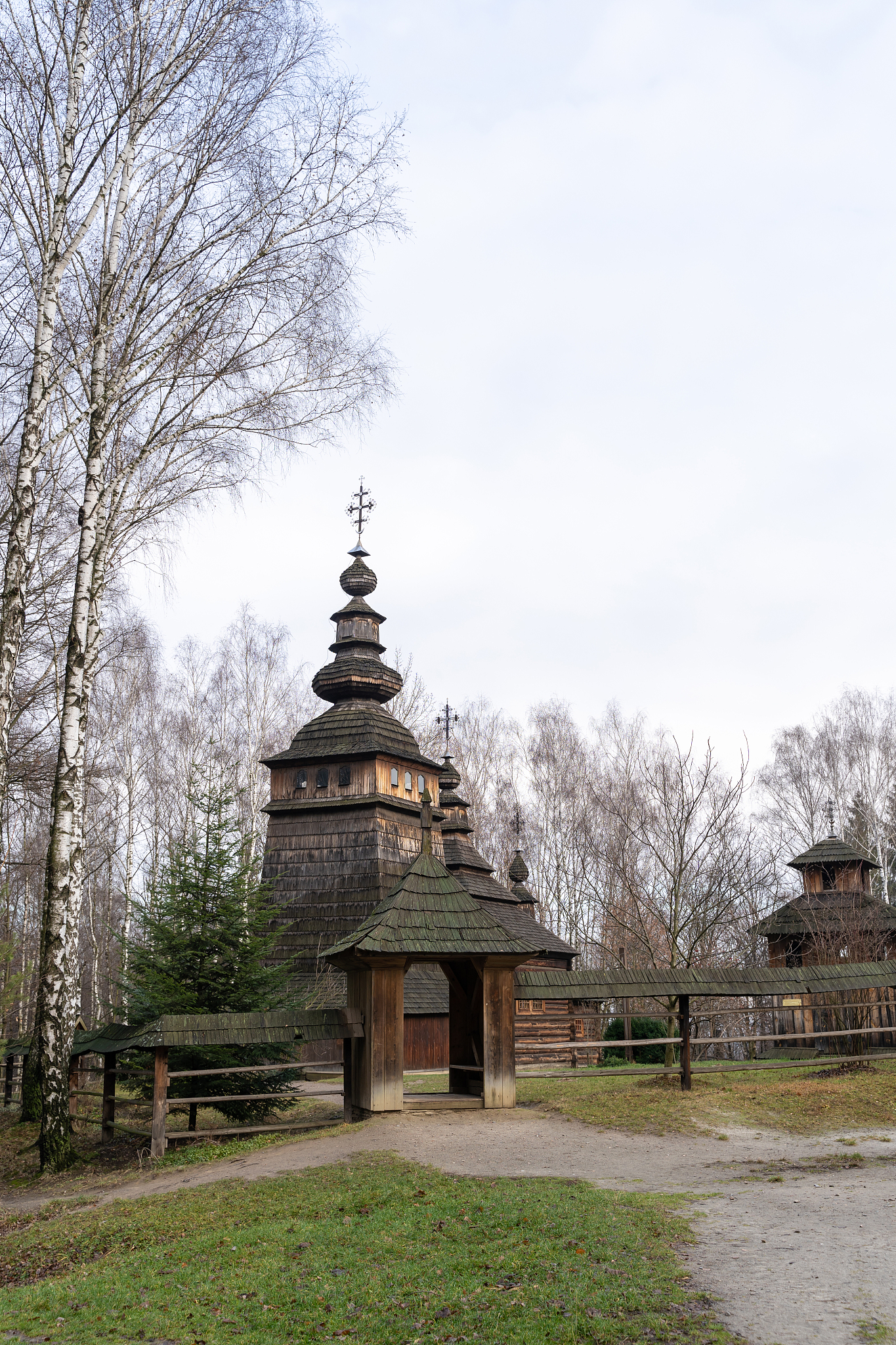 东正教对俄语语言的发展有哪些方面的影响？