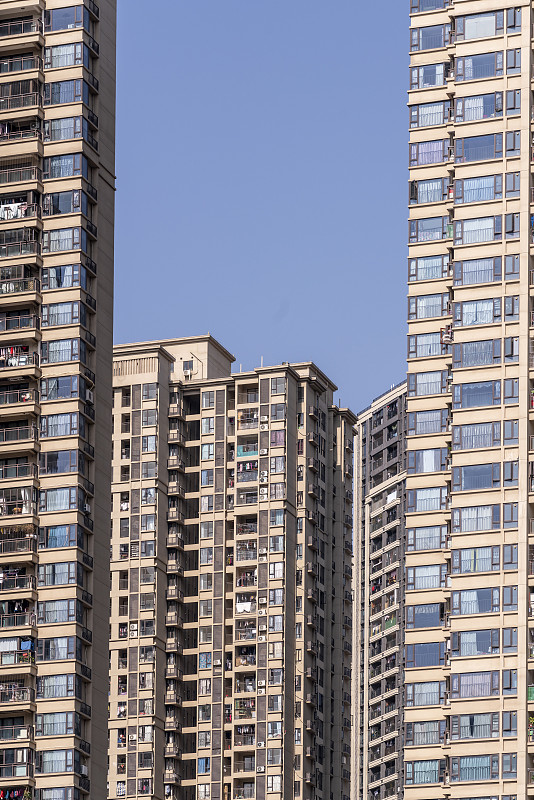 小区投资金额9-11万元，有多少种建造方案？