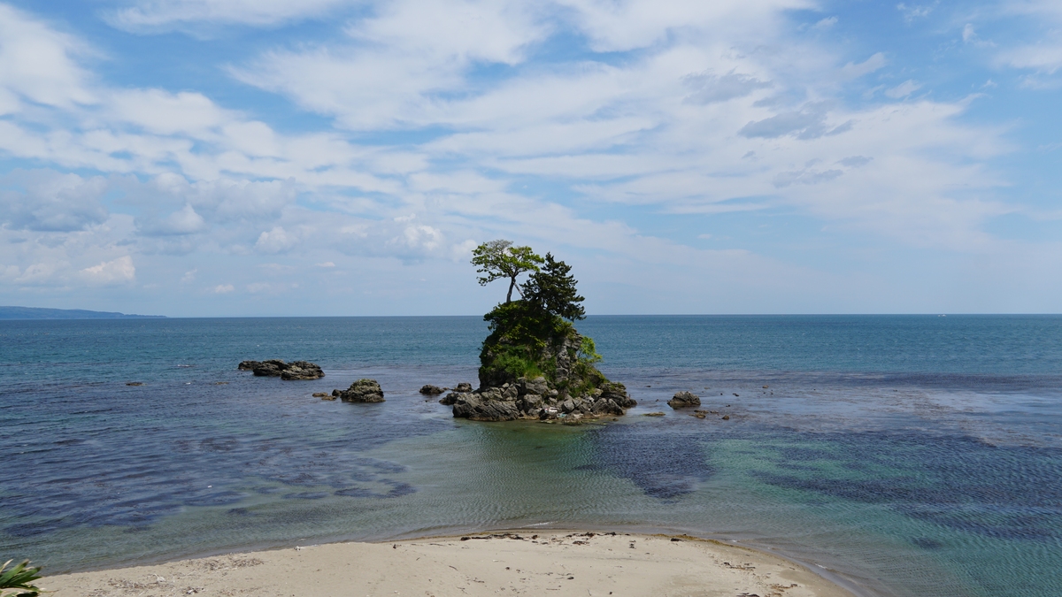 用漫步 朦胧 不期而至心有灵犀天涯海角写一段50个字的话