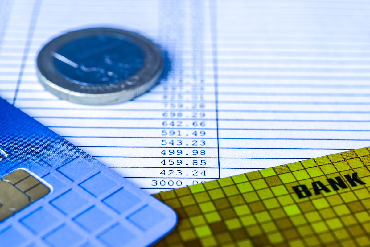 多选题：成本估算的主要内容