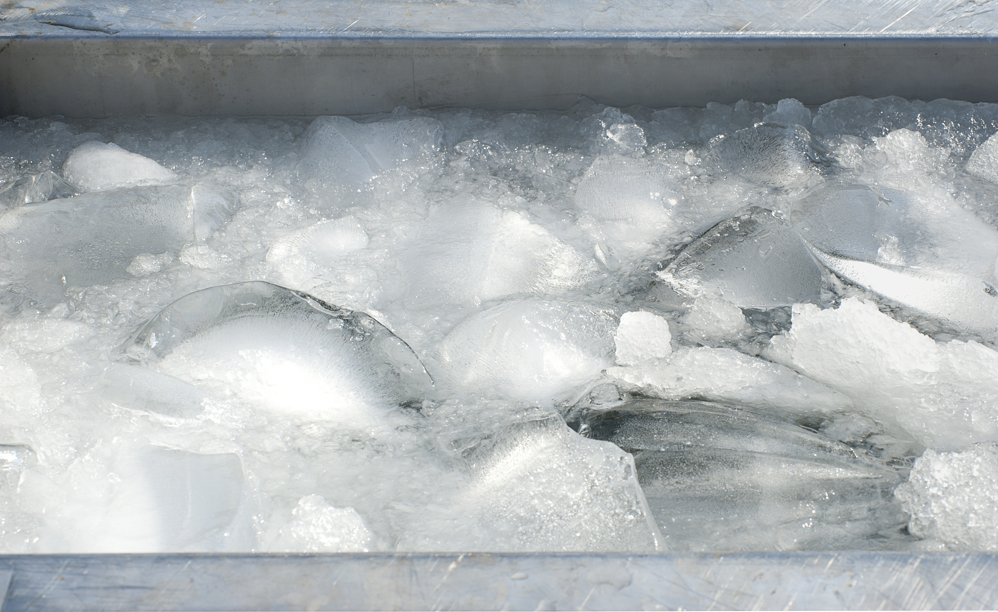 防泺液中析出的冰霜是什么