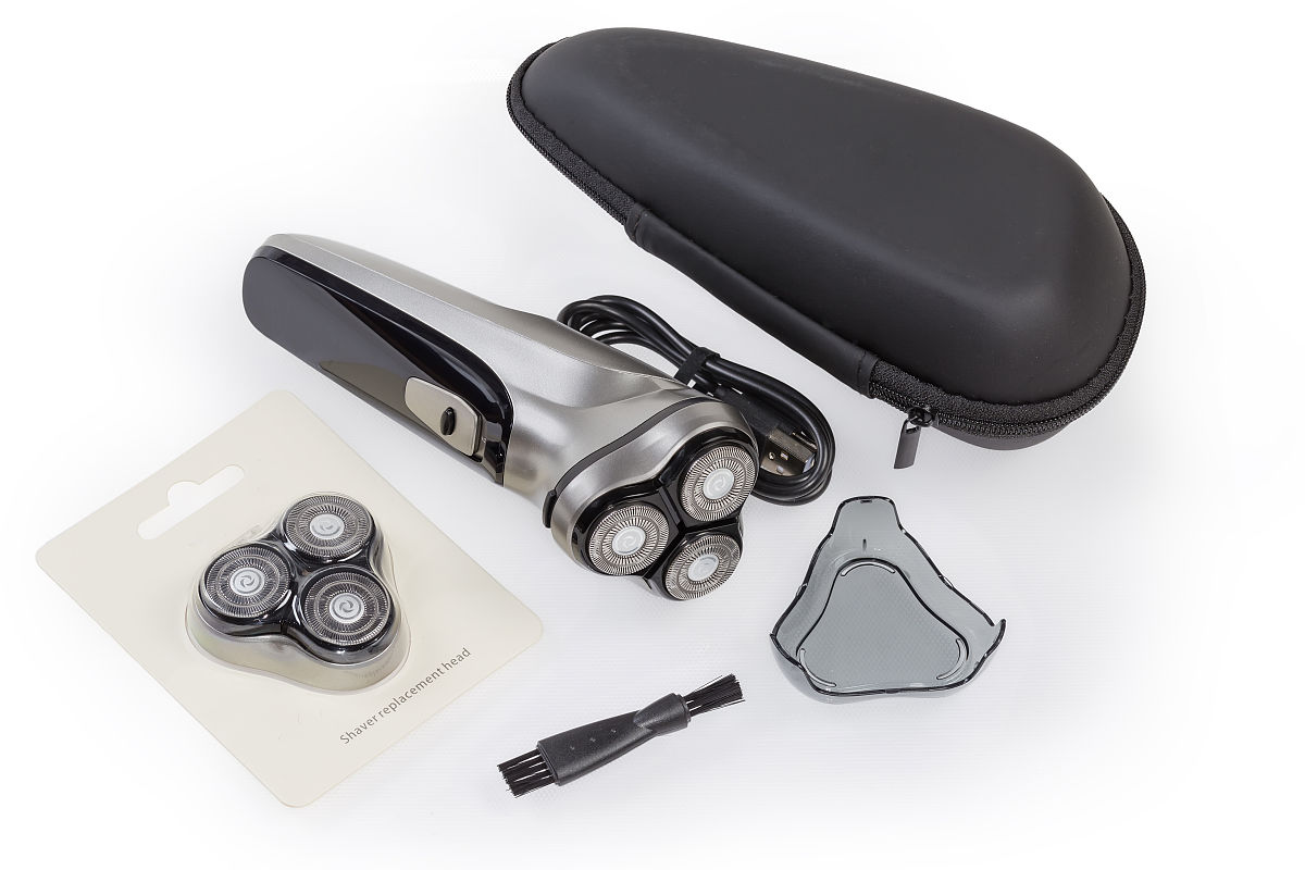 飞利浦剃须刀s3102和s3202的区别飞利浦剃须刀s3102和s3202的区别在于：1 刀头设计不同：S3202采用了更加精密的刀头设计可以更好地贴合面部轮廓提供更加舒适的剃须体验。2 剃须系统不同：S3202采用了多重剃须系统包括旋转刀头和剃须刀网可以更加彻底地剃掉毛发使剃须效果更加理想。3 充电方式不同：S3202采用了更加高级的快充技术可以在短时间内充满电方便用户快速使用。4 价格不同：由