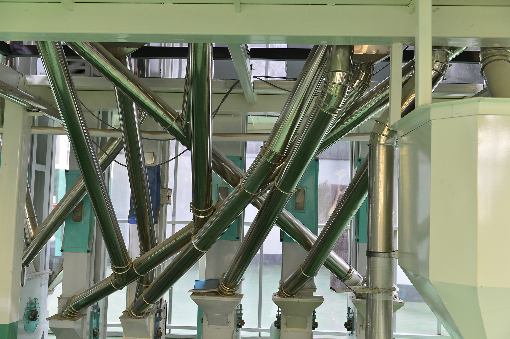 中国大陆制造业自动物料升降输送加工件市场目前正处于相当火爆的阶段并对其原因进行了分析。一方面制造业自动物料升降输送加工件在我国虽然起步比较早普及率也不是很高但主要原因是我国居民的消费水平还很低消费者还没有形成消费制造业自动物料升降输送加工件的习惯。但在特殊情况下很难处理。然而随着市场消费观念的逐步转变制造业自动物料升降输送加工件逐渐为消费者所熟悉其销售量也在迅速增长。制造业自动物料升降输送加工件将