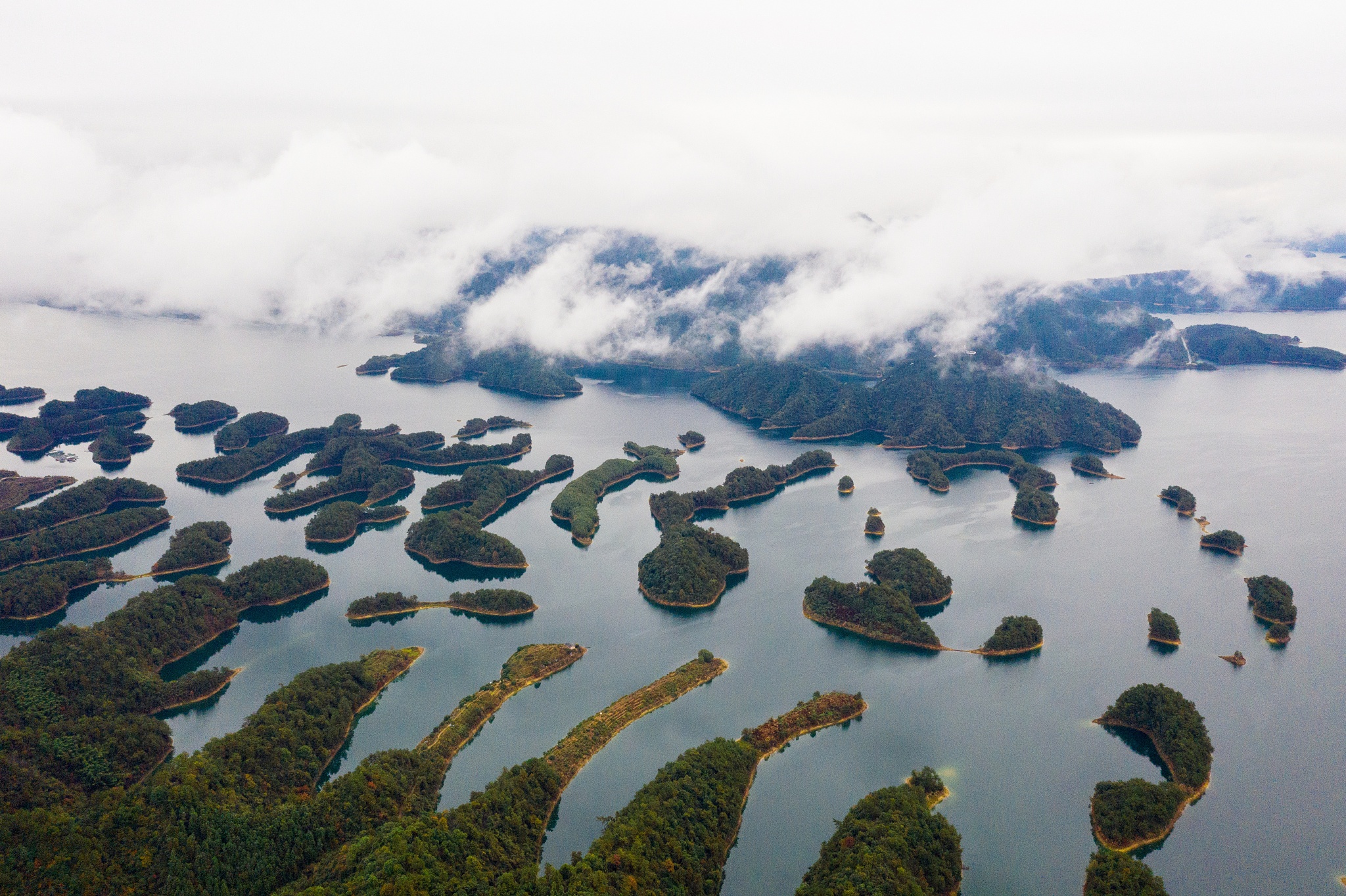淳安千岛湖职业高中招生对象：热爱职业教育、喜欢大自然和优质教育