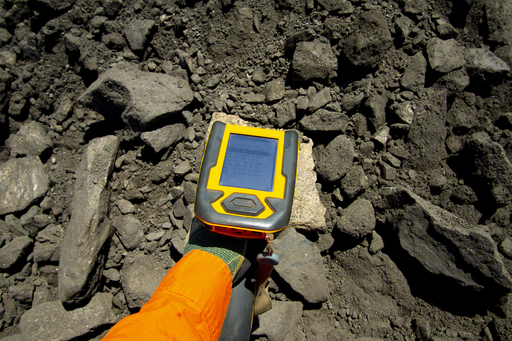 介绍一下荧光录井