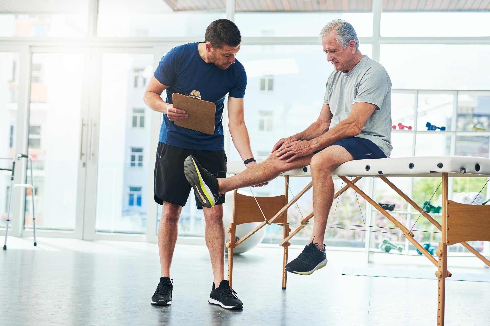 我兄弟阿土训练过度浑身疼