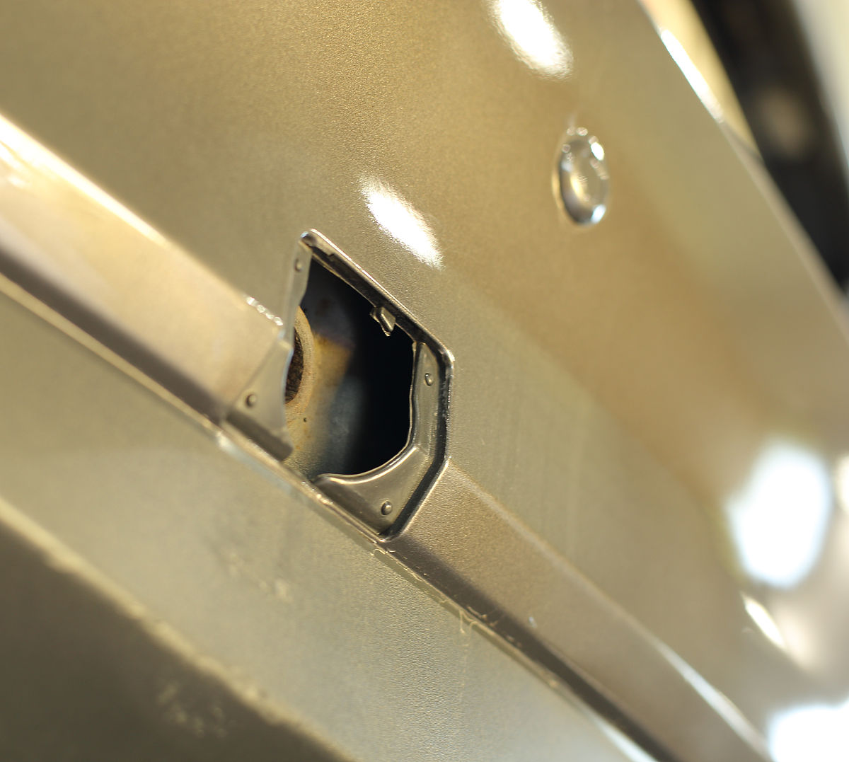 东西掉汽车座椅滑轨