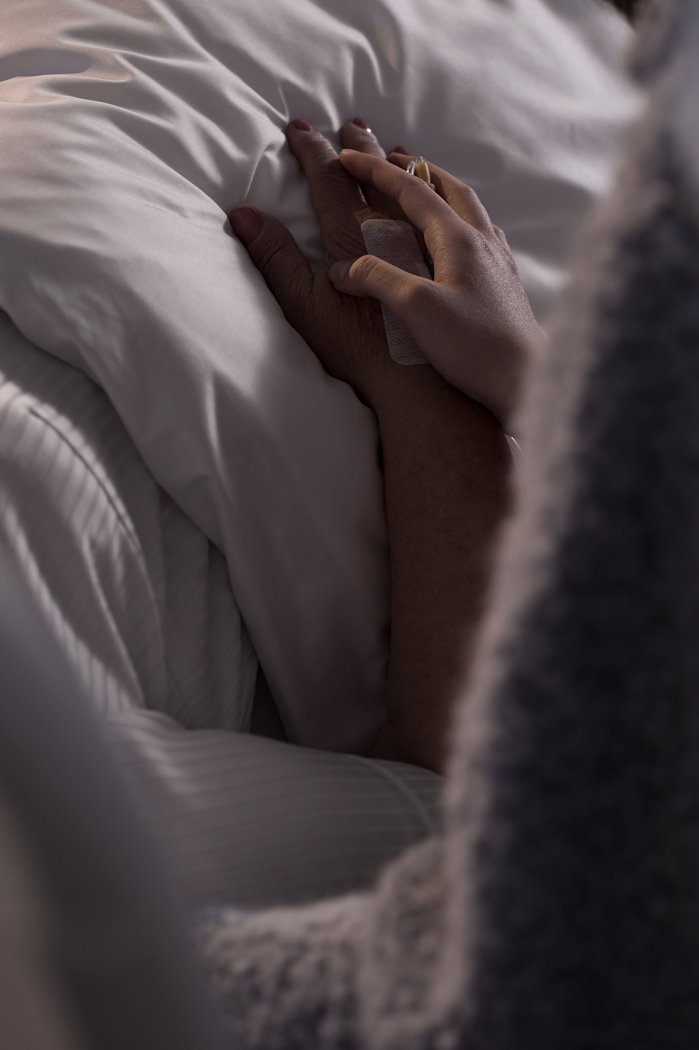 右肺腺癌术后呼吸衰竭伴右下肢肌肉脓肿引流术气管切开护理