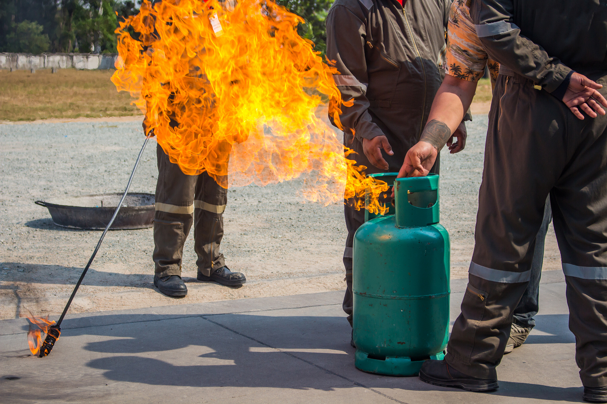 加热后的铝罐放入水中会爆炸吗？危险真相！