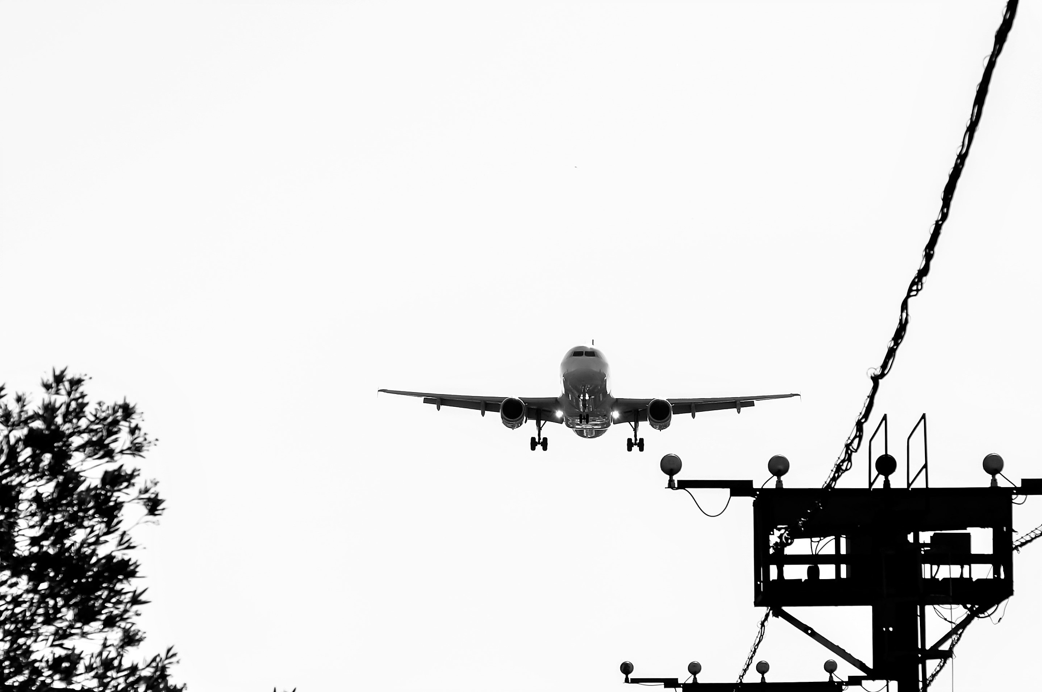 空域冲突检测研究现状：国内外最新进展