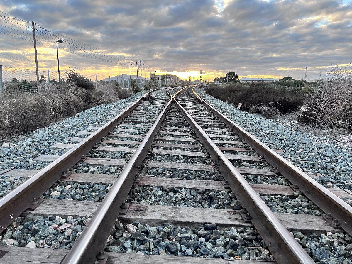 贵州铁路学校讲解铁路轨距的由来