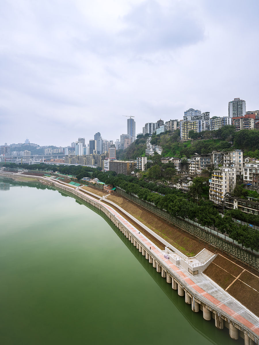 重庆高中好还是中专学校好