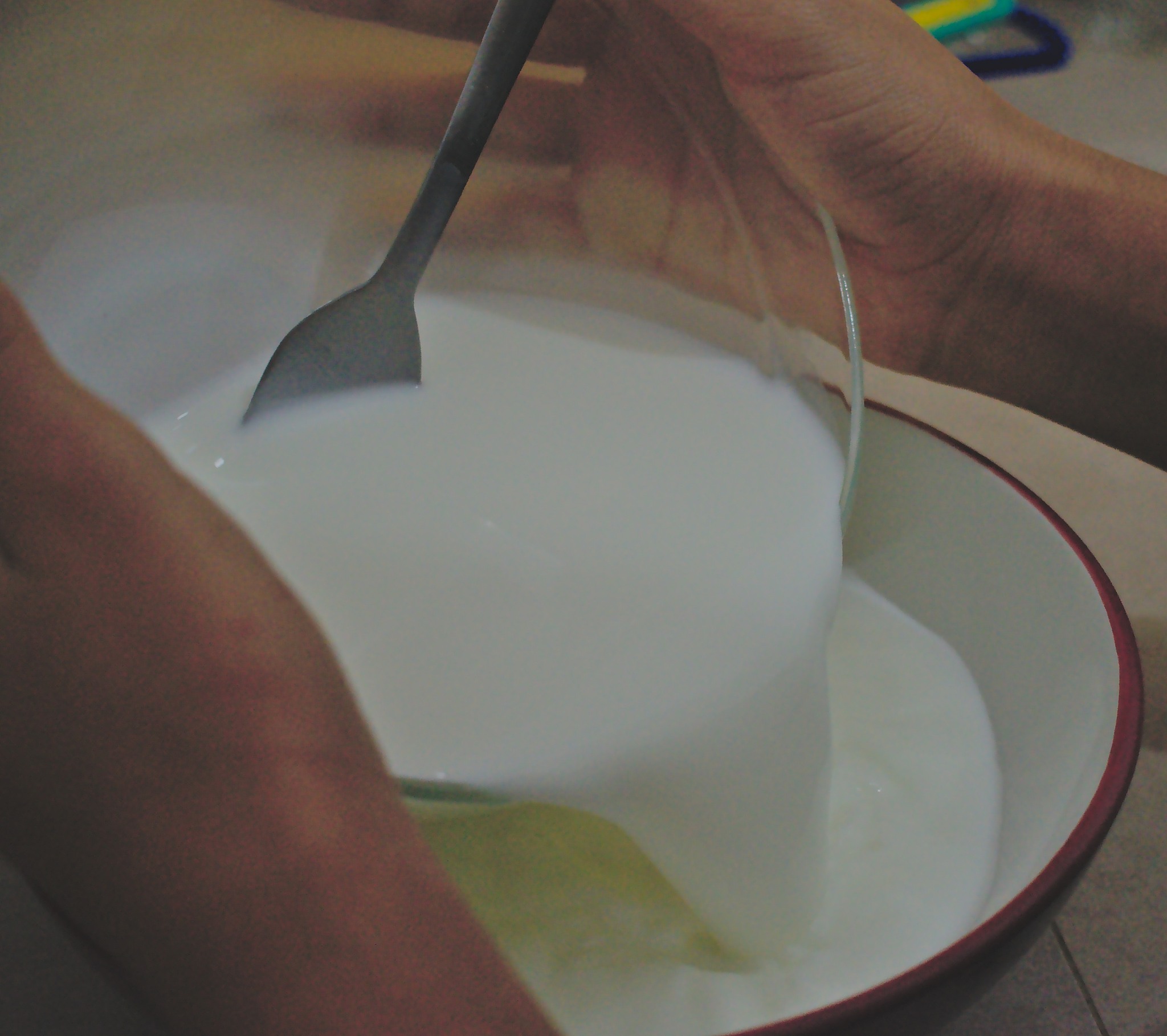 麦芽糖捏捏乐坏了怎么修？用什么胶水粘最好？