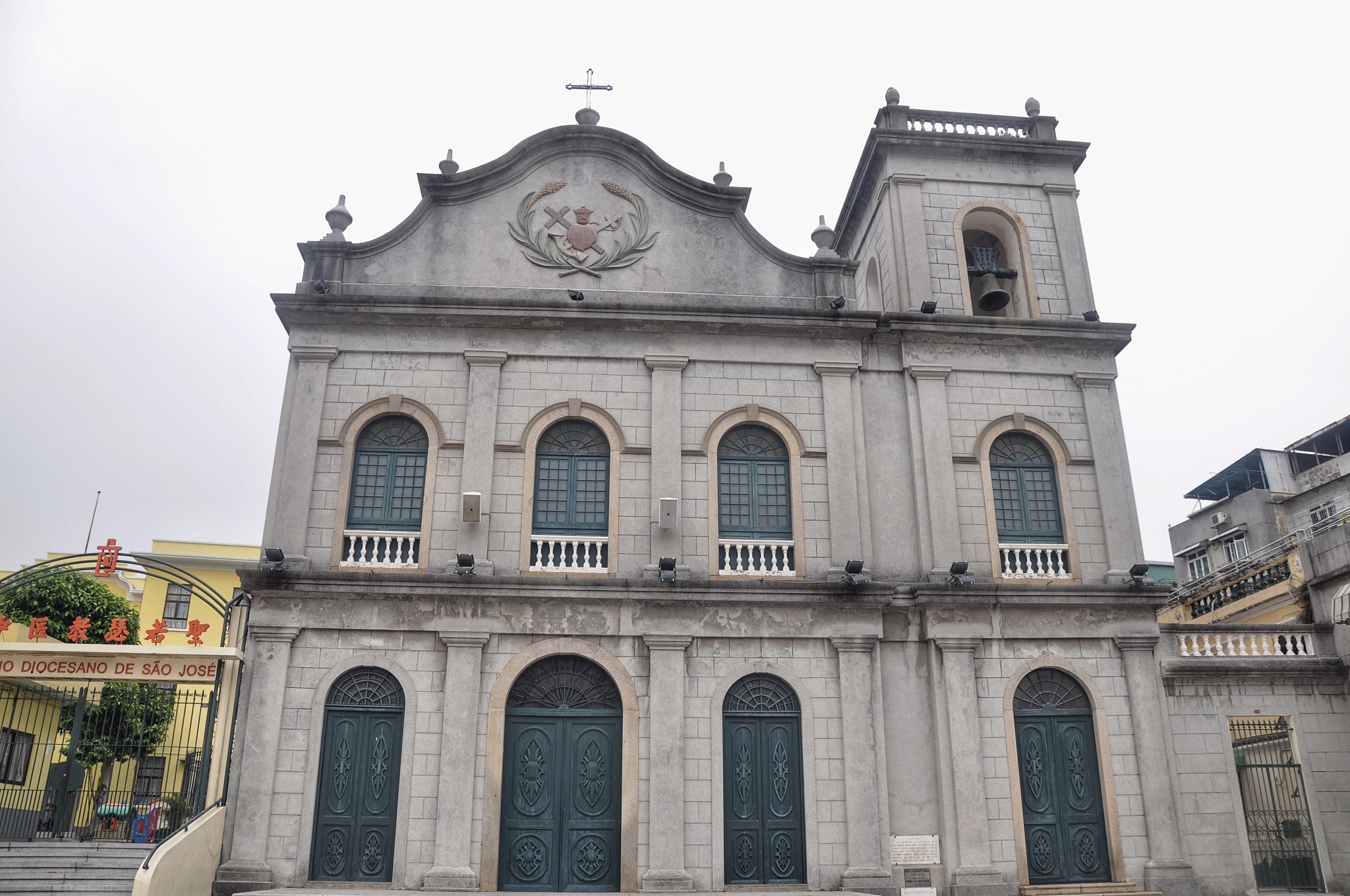 澳门建筑文化遗产：历史发展与中西融合