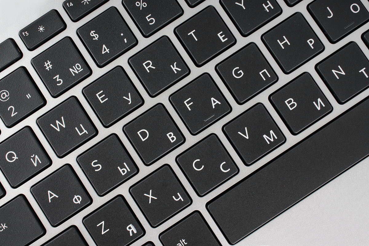 笔记本电脑鼠标触摸板用不了应该怎么用键盘打开别的软件？