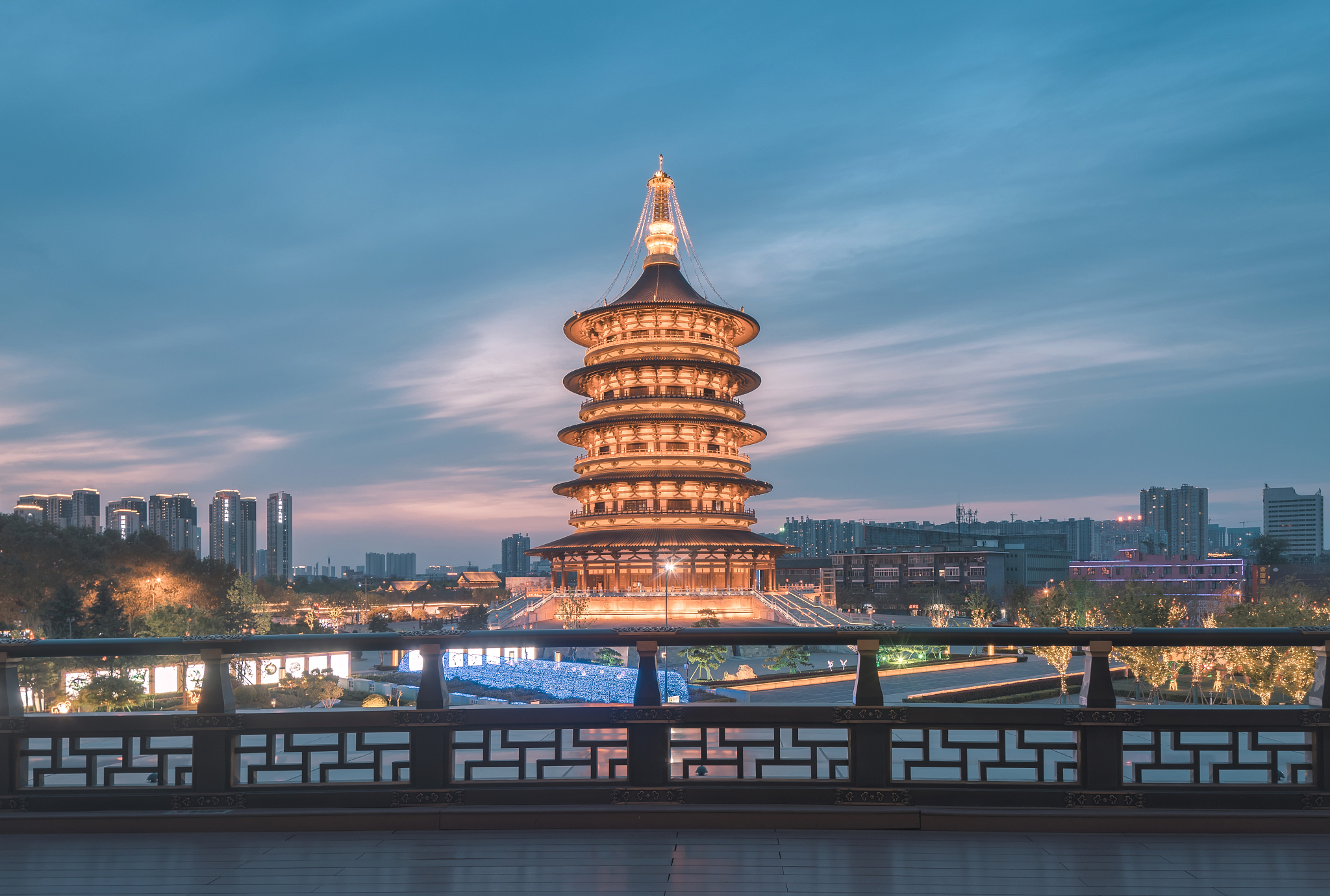 请给论文《洛阳市旅游业发展现状及对策研究》写一个目录