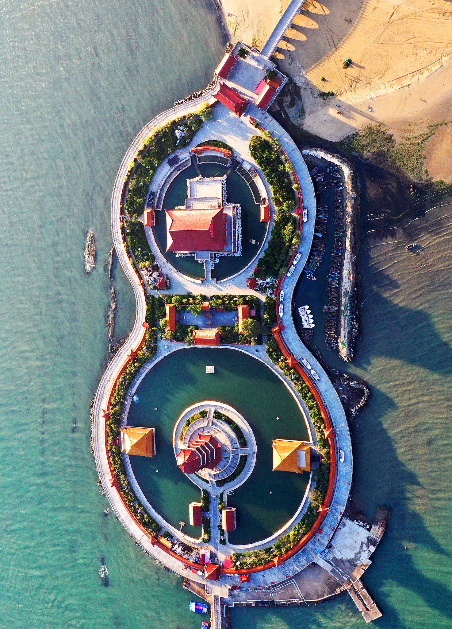 写一个关于“八仙”在历史上形象发生过哪些变迁的八百字文案。