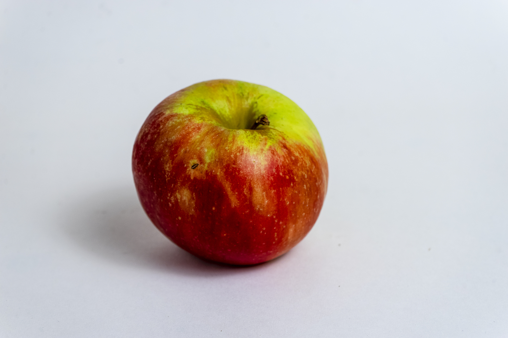 red apple