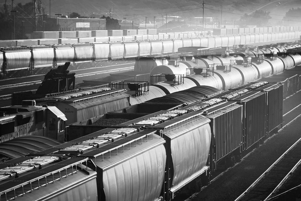 成都铁路运输专业就业前景分析：机会与挑战并存