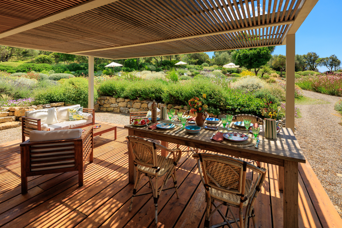 露台花园设计指南：打造赏花喝茶的休闲空间