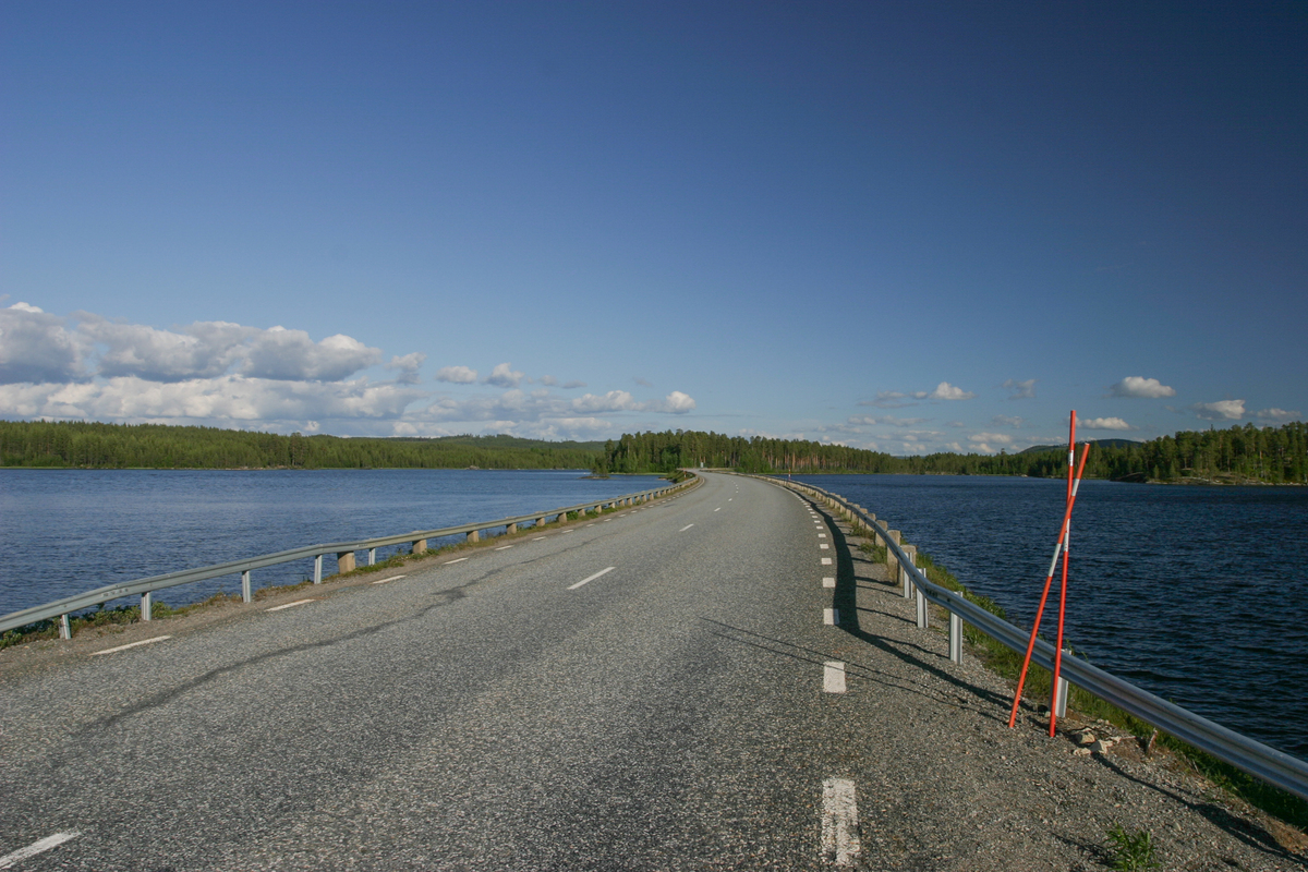 Qingdao's Zhanqiao Underwater Road: A Scenic Walkway and Must-Visit Destination