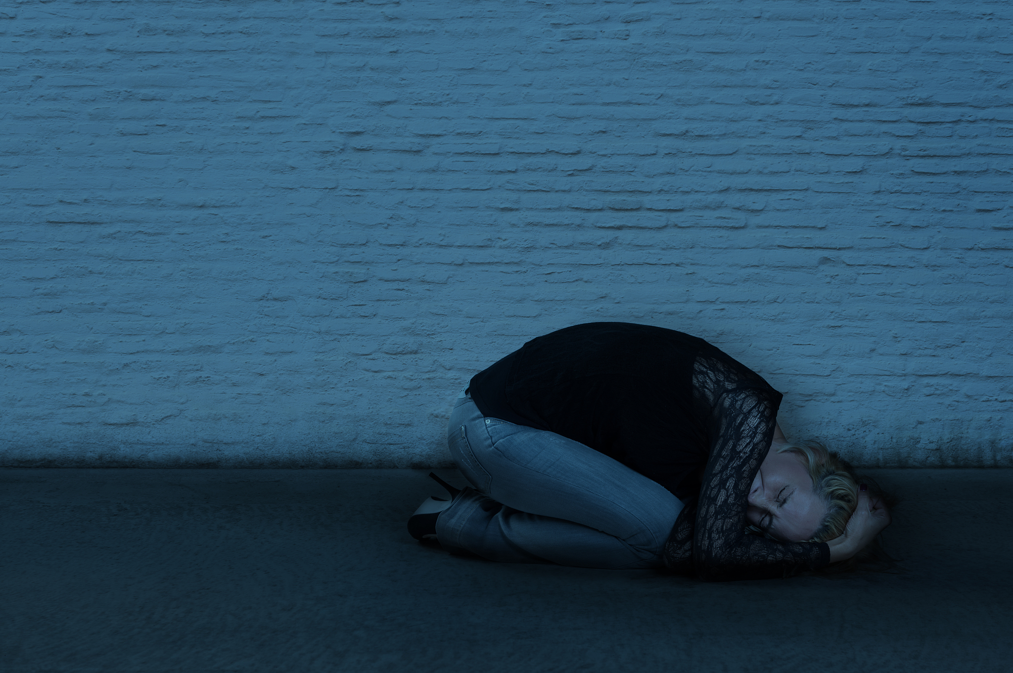 如何应对极度悲伤和绝望的情绪