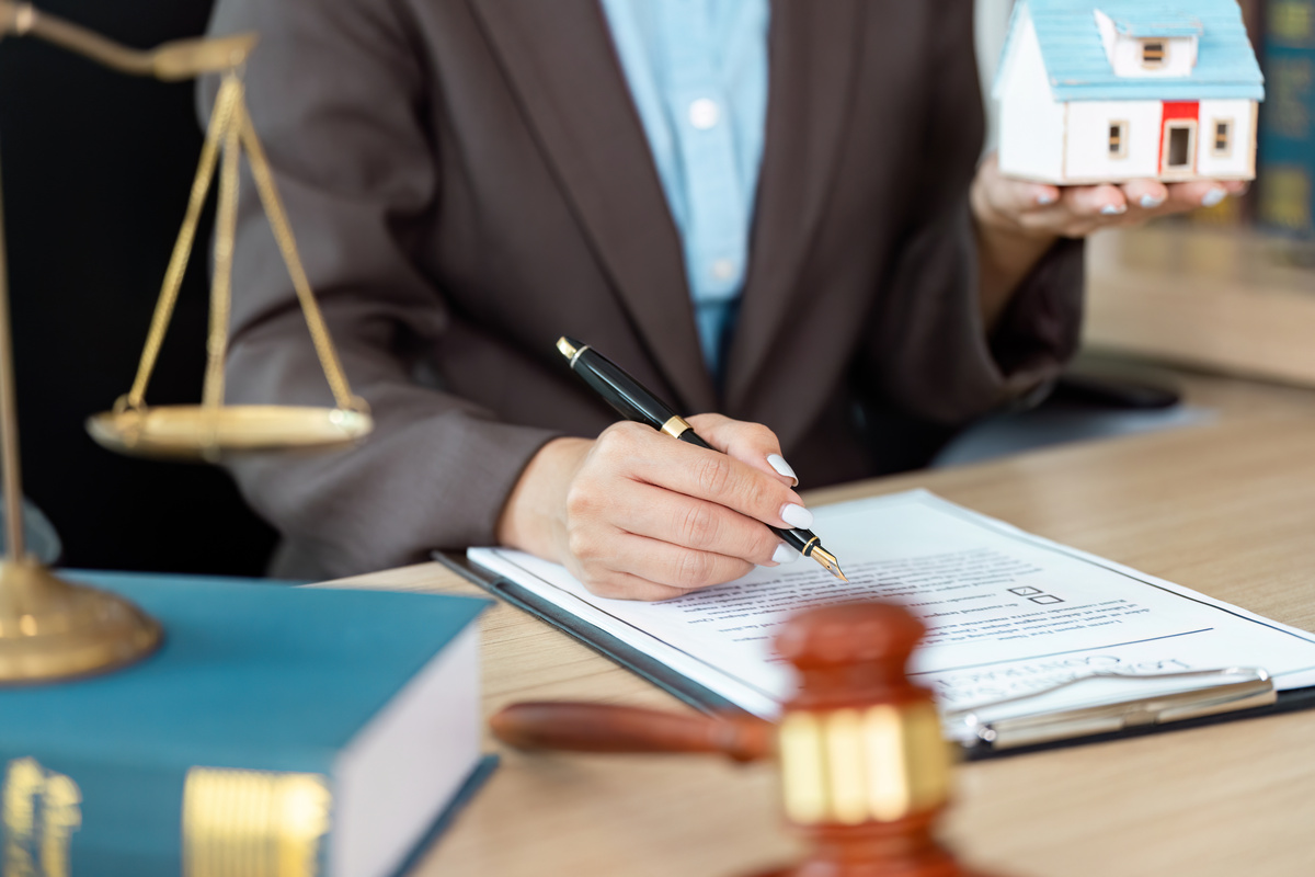 刑事案件律师：专注专业，诚信可靠，为您排忧解难