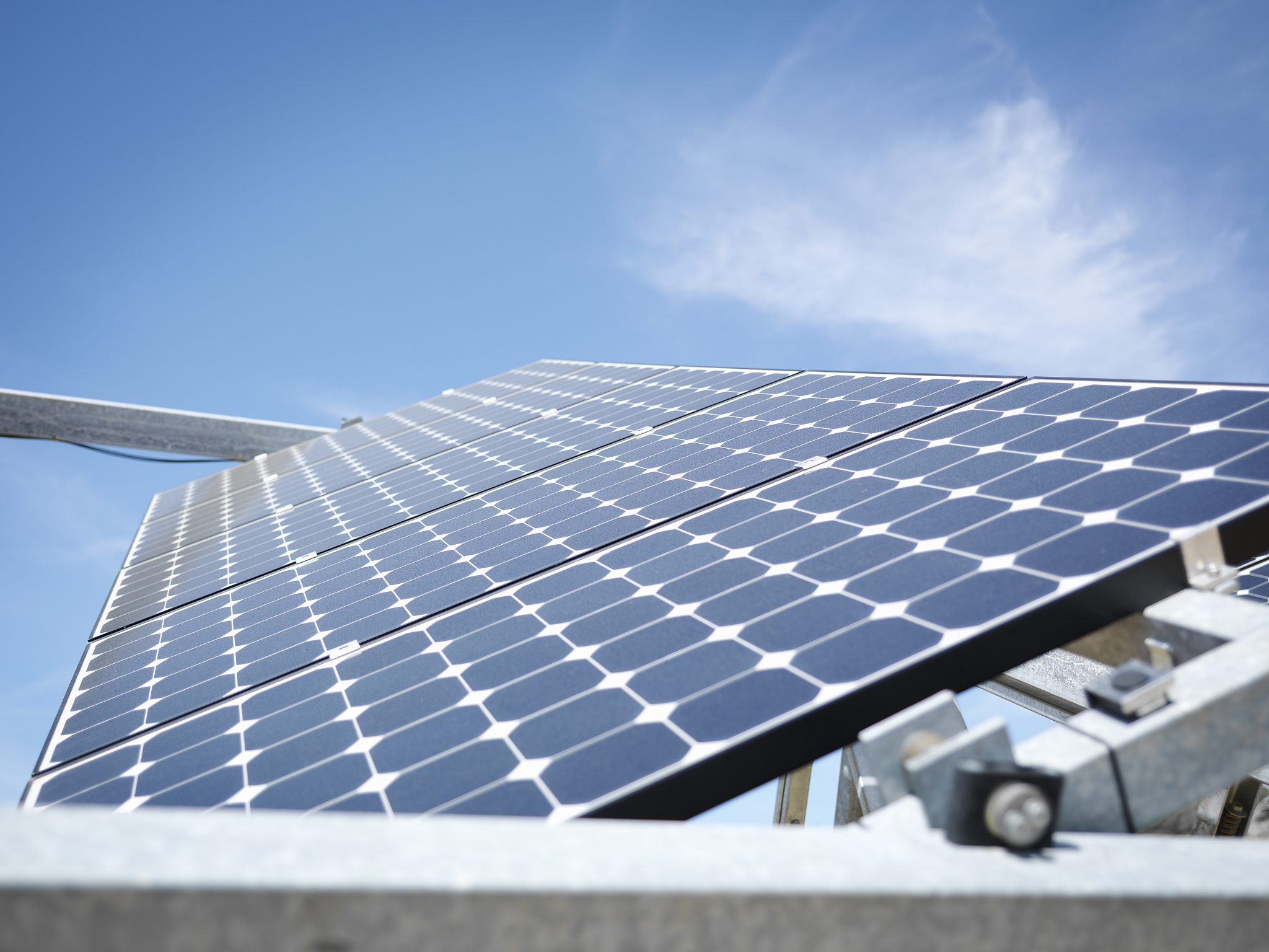 西安航天技工学校光伏发电及应用技术专业怎么样？ - 未来发展前景广阔