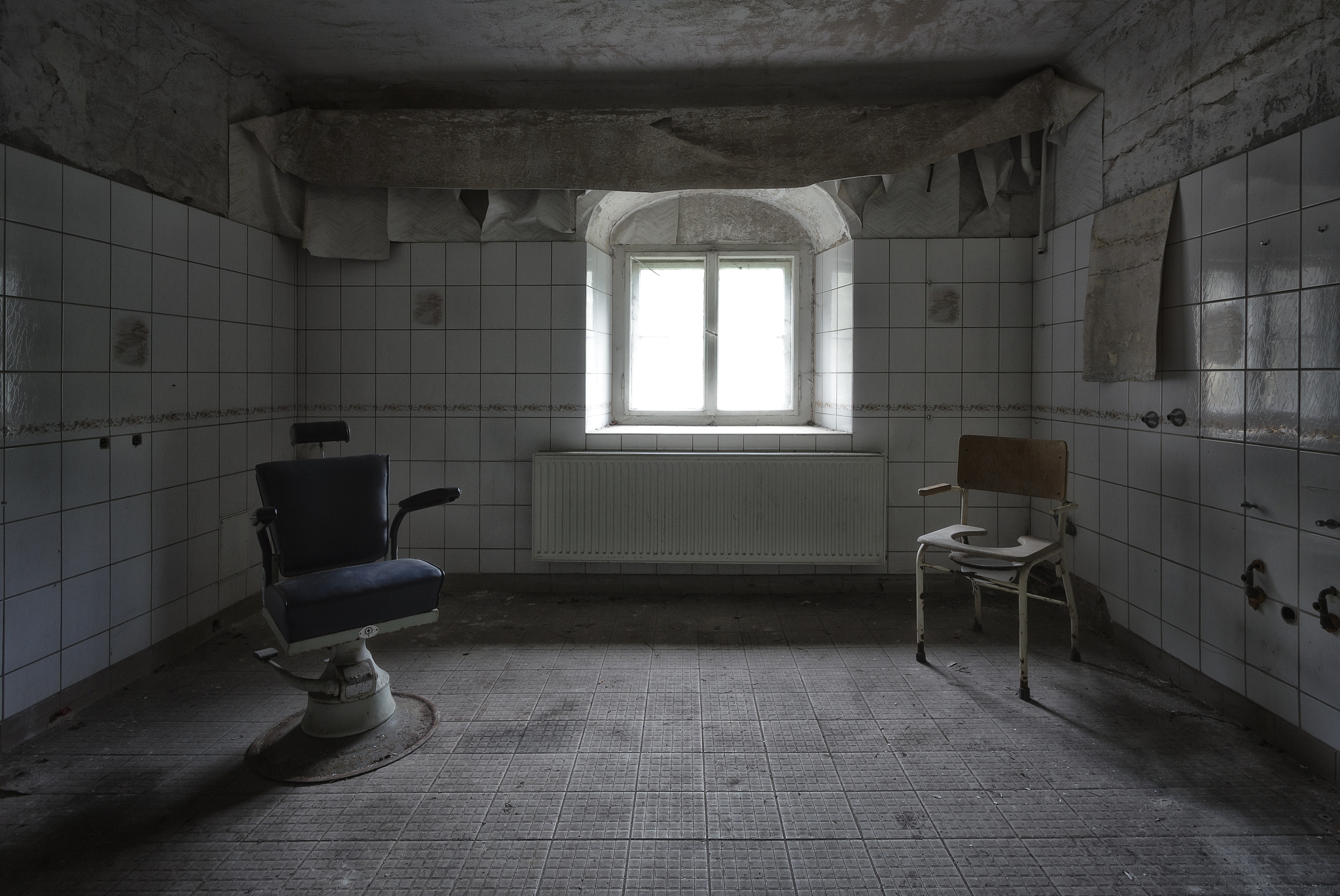 逃离实验室：恐怖解密游戏中的意外表白