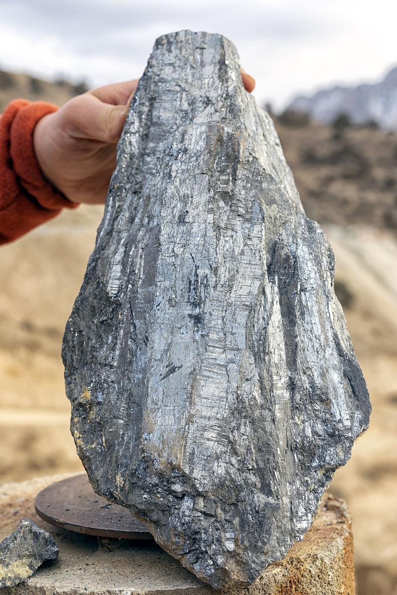 什么是联系有机物和无机物的中心环节也是与人类关系最密切的一种回答+拓展