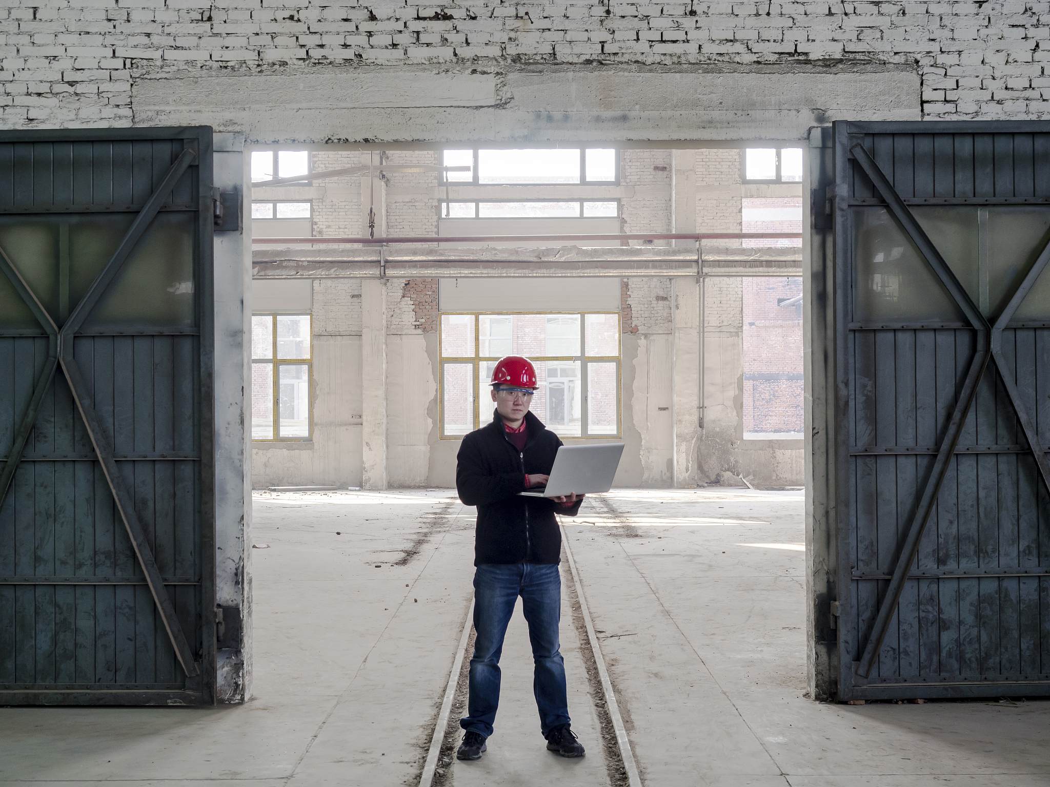 混合有限元-积分方程方法：提高结构分析能力