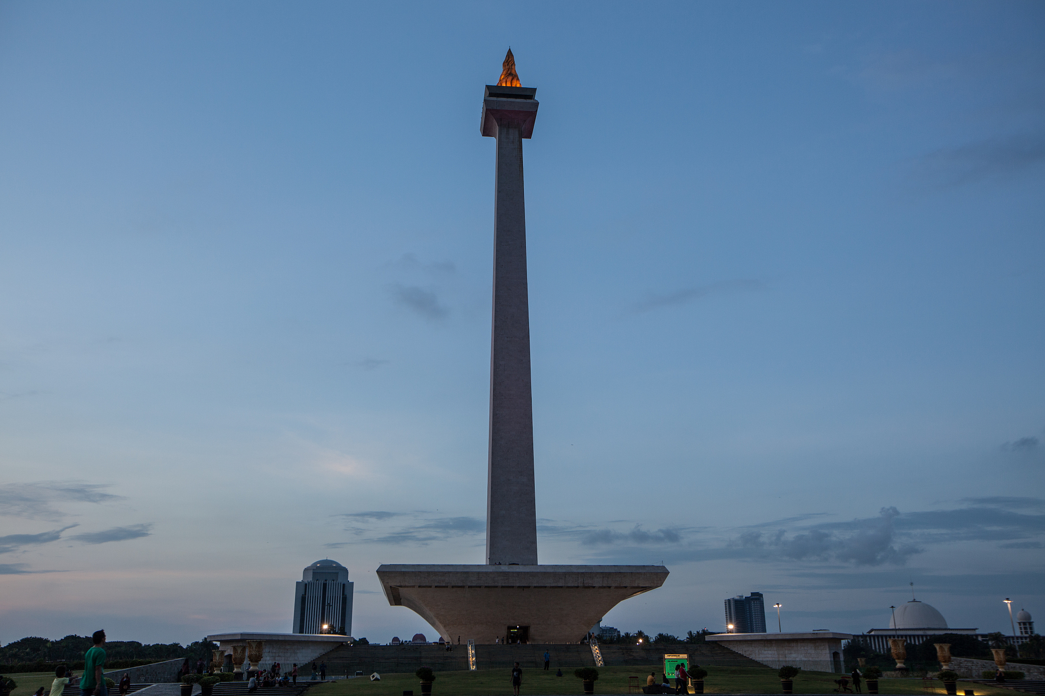 monas