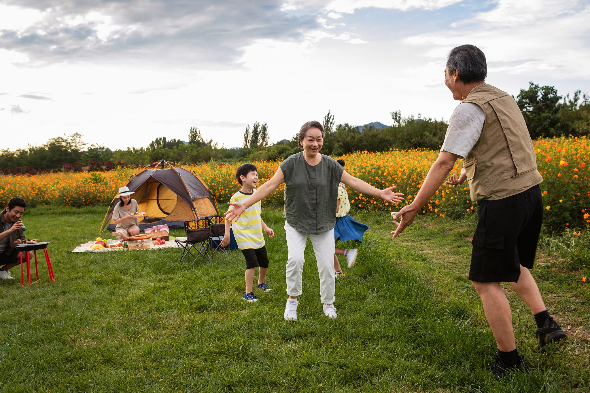写一个关于春游的作为 200字