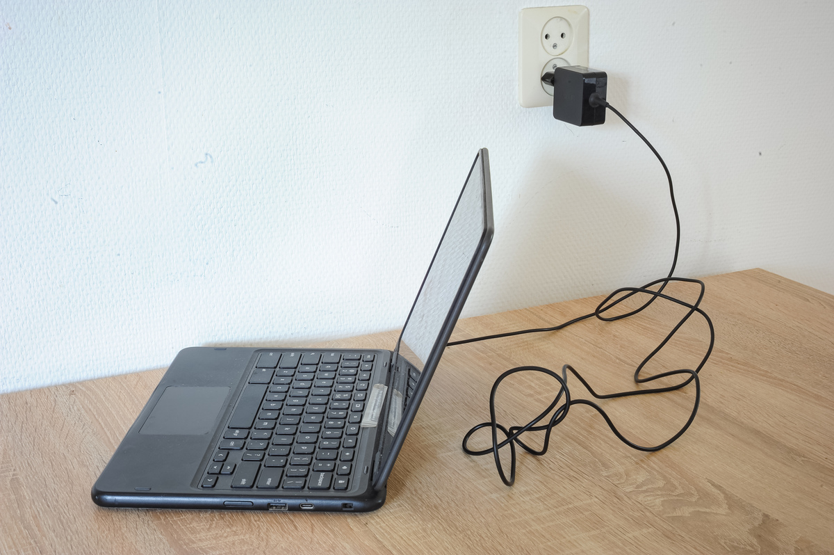 小米11 充电器能给 ThinkPad T480 充电吗？