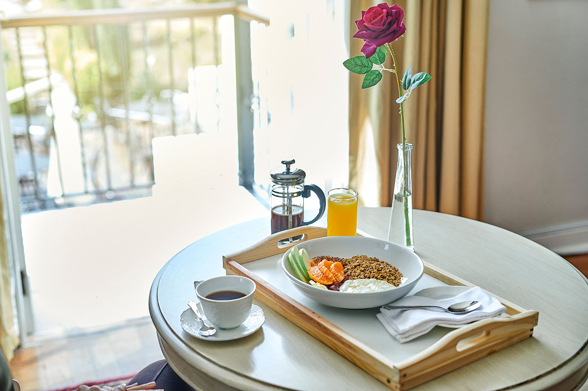 对仪式与仪式感的生活你怎么看？以这个为出发点作一篇不少于700字的文章。要求立意自定角度自选题目自拟除诗歌外文体不限。