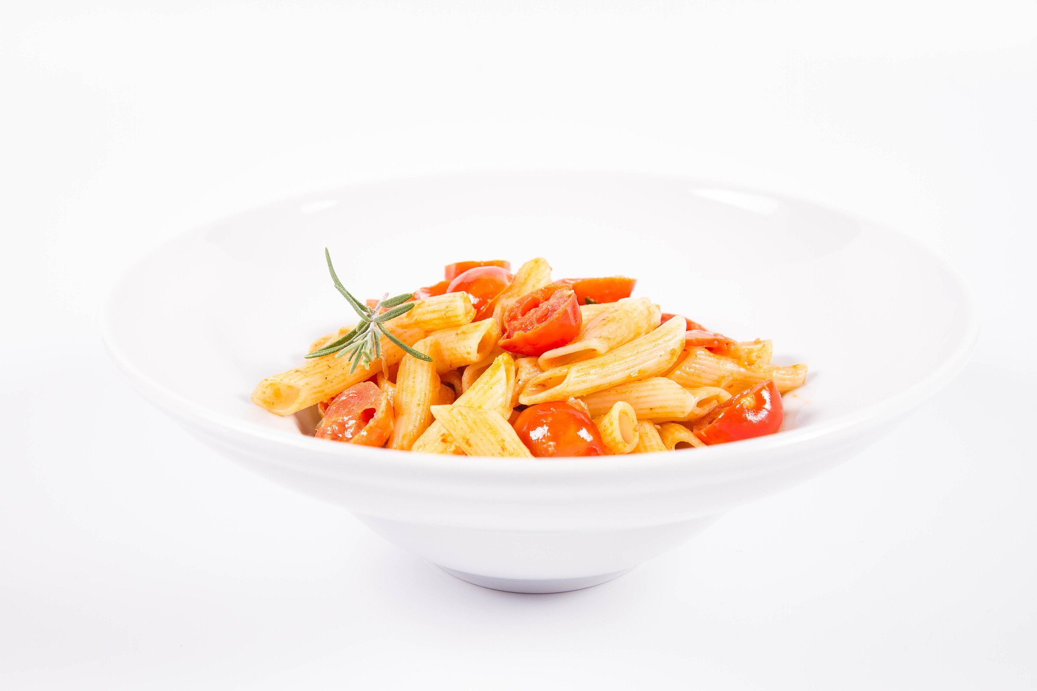 penne with tomatoes, garlic and mozzarella