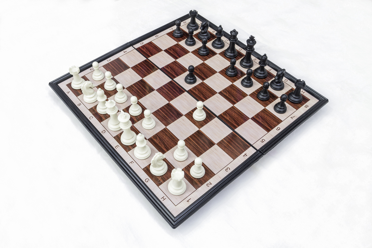 国际象棋：二人对弈的战略游戏