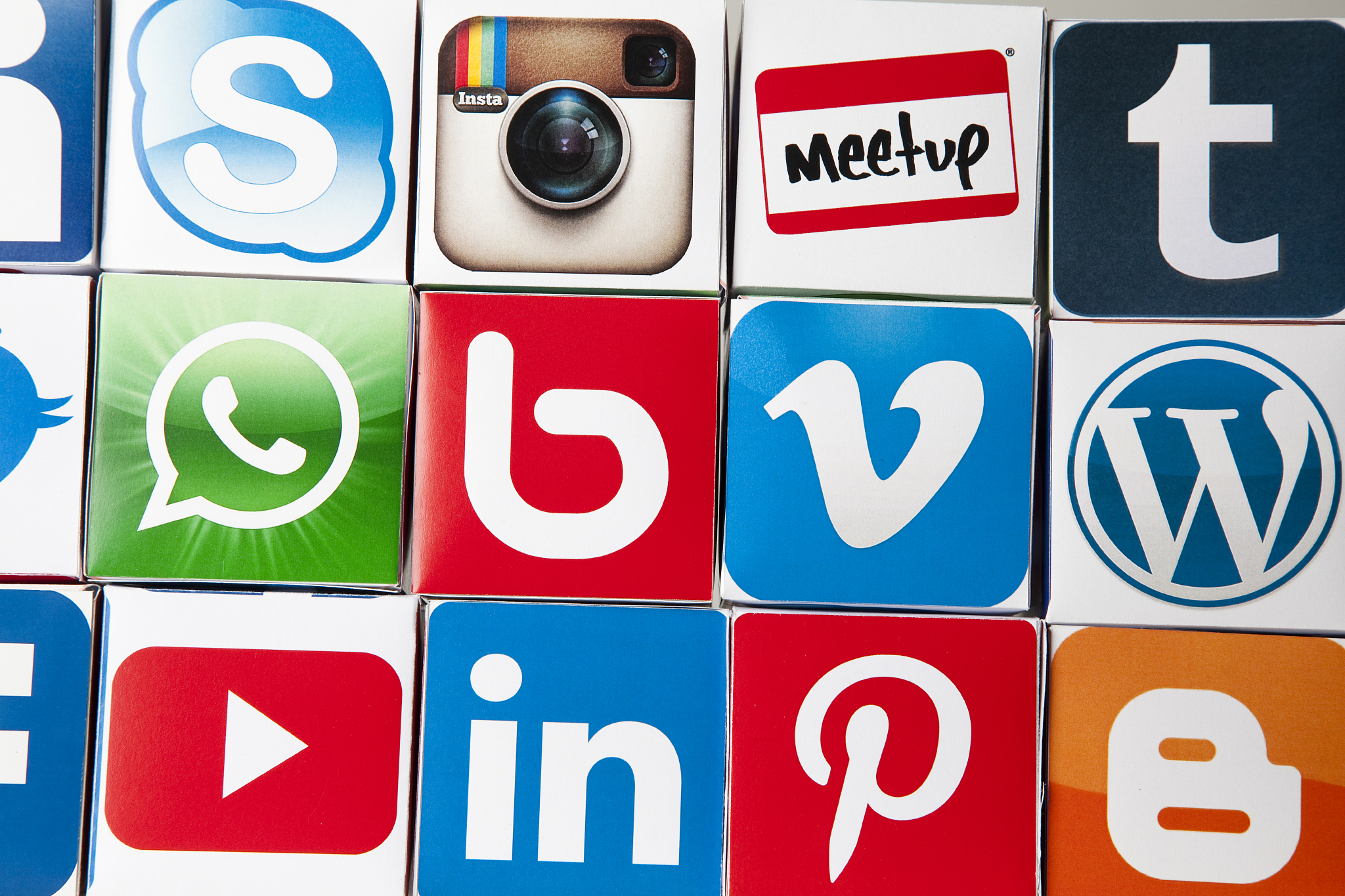 social media cubes